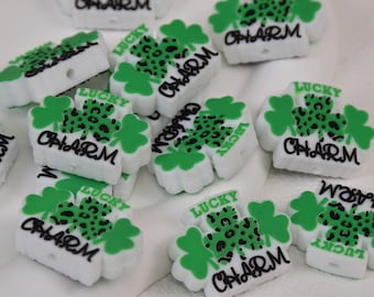 Porte-bonheur trèfle à quatre feuilles trèfle, Saint-Patrick, perles focales en silicone, breloques, fournitures de bricolage, fournitures pour perles