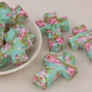 Cuentas de silicona con forma de cruz de flores, cuentas de fe con motivos florales, cuentas para pulseras, cuentas con dijes, suministros para manualidades, suministros para abalorios, cuentas al por mayor para bricolaje.