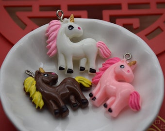 12 Resin Adorable Unicorn Charms Earring Necklace Bracelet Bead Pendants DIY Jewelry Decoden Animal Cabochon Keychain Accessories 32x32mm