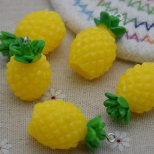 10 Cabochones de Resina Piña Amarillo Fruta Cabujones Charms DIY Decoración Artesanal Accesorio Scrapbooking Cabinas Cameo Joyería Making 33x20mm