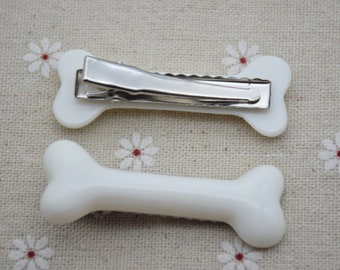 10 piezas de hueso de perro de plástico de color blanco con clip de pelo de metal