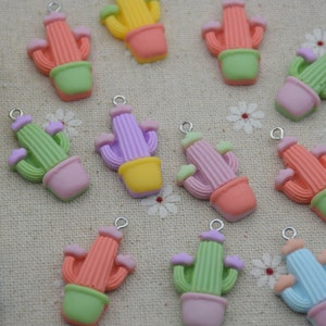 12 Harz Kaktus Charms Ohrring Halskette Armband Perlen Anhänger DIY Schmuck Niedlich Decoden Kakteen Pflanze Cabochon Schlüsselanhänger Zubehör 32x18mm