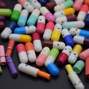 Capsula per pillola dei desideri di colore misto da 100 pezzi 20x6mm con un foglio di carta bianca all'interno, scrivi la tua lettera di messaggio d'amore