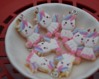 12 Resin Adorable Unicorn Charms Earring Necklace Bracelet Bead Pendants DIY Jewelry Decoden Animal Cabochon Keychain Accessories 25x20mm