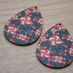 Christmas Wood Teardrop Earrings,Peppermint Swirl Plaid Printed Pendants,Laser Cut Natural Wooden Charm Blanks,Paint Drop Dangle Earrings