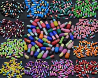 100 cápsulas de píldoras Kawaii, píldora falsa de deseo, nota de mensaje en blanco secreto claro en cápsula, píldoras transparentes, pergaminos de mensajes de papel, amuletos de cuentas de píldoras