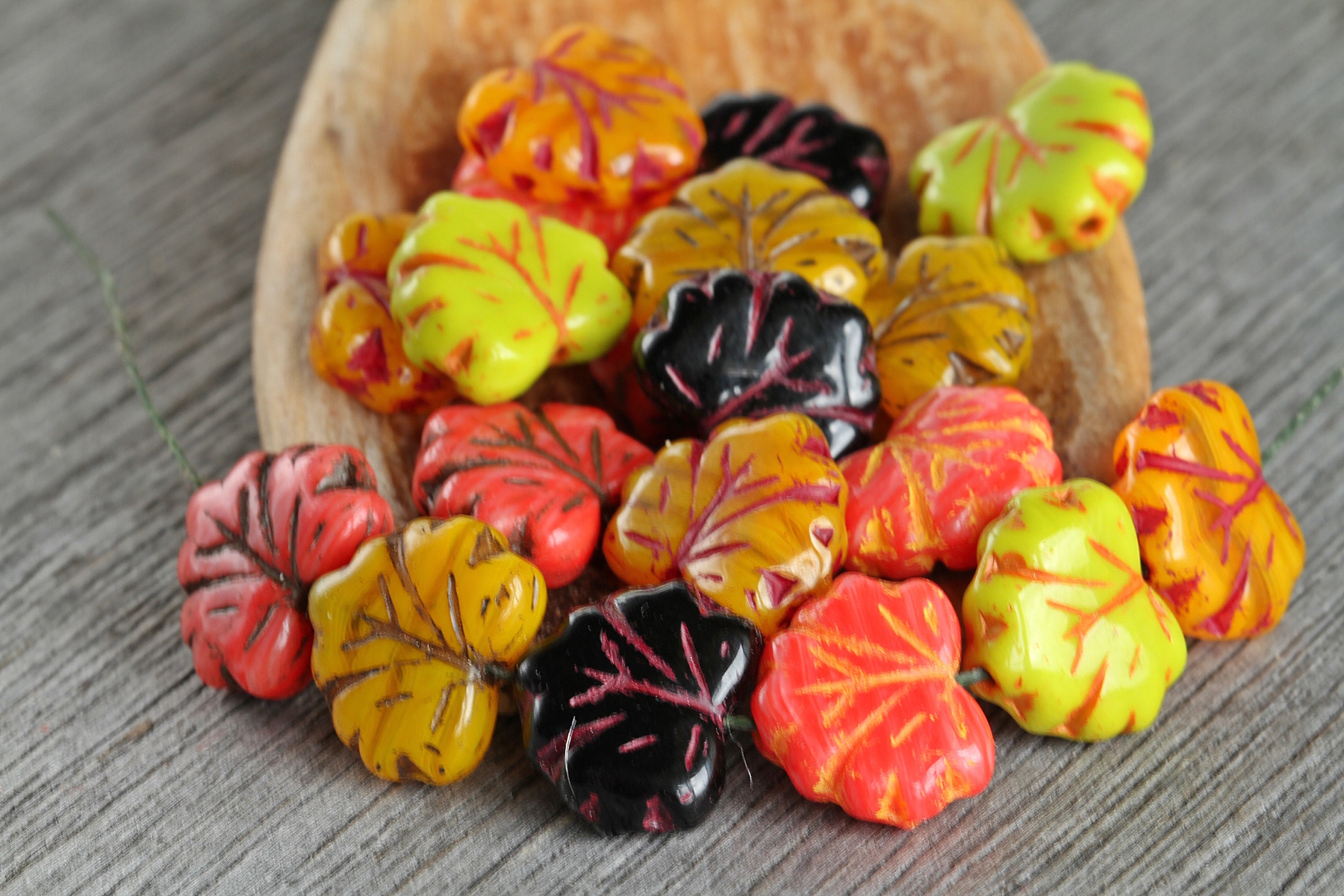 Glass Beads, Leaves, Flowers, 6-17 mm, 0,5-1,5 mm, Assorted Colours, 350 G,  1 Pack