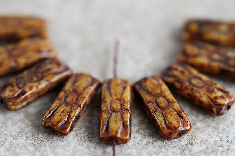 15 Earthy Brown Picasso Beige FLOWER EMBOSSED Beads 20x8mm Czech Glass Beads Jewelry Making Rustic Rectangular Large Beads Perles Perlen zdjęcie 3