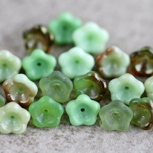 80 Pastel Green  Bell Flower Beads 6x8mm  MIX  Glass Beads For Jewelry Making  Perles  Perlen