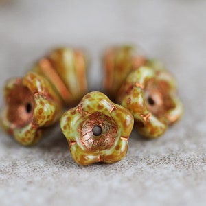 50 Rustic Picasso Copper Inlaid Olive BELL FLOWER Beads 6x8mm Czech Glass Beads For Jewelry Making Glass Flower Beads Perles Perlen Perline