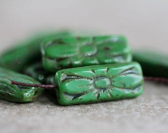 15 Aged Green FLOWER EMBOSSED Beads 20x8mm DIY Czech Glass Beads For Jewelry Making Rustic Picasso Rectangular Large Beads Perles Perlen