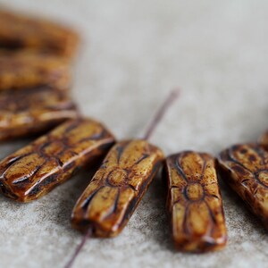 15 Earthy Brown Picasso Beige FLOWER EMBOSSED Beads 20x8mm Czech Glass Beads Jewelry Making Rustic Rectangular Large Beads Perles Perlen zdjęcie 9