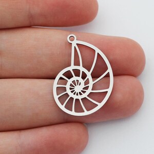 Edelstahl Muschel Charme, kleine nautische Jakobsmuschel Kauri Muschel Strand Charme, DIY Schmuckherstellung Versorgung Zubehör SC-1102