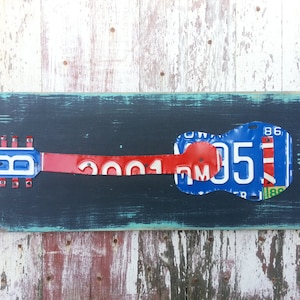 Arte da placa de carro - Música funky, guitarra, rock and roll - Empresa de arte reciclada - Madeira recuperada - Presente de arte reciclada para filho, marido, homem adolescente