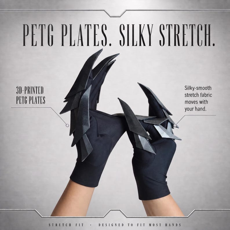 Puede incluir: Guantes negros con placas de PETG impresas en 3D en el dorso de la mano y los dedos. El texto dice: PETG PLATES. SILKY STRETCH. 3D-PRINTED PETG PLATES. Silky-smooth stretch fabric moves with your hand. STRETCH FIT - DESIGNED TO FIT MOST HANDS.