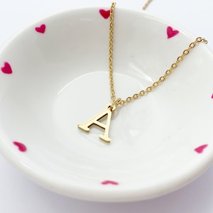Collier avec initiales en majuscule en or, bijoux personnalisés, pendentif lettre majuscule, bijoux imperméables, collier avec initiales en acier inoxydable