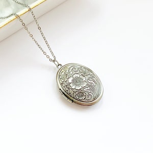 Antique Oval Locket, Silver Oval Locket Embossed Flower Design, Vintage Jewelry Style Locket, Stainless Steel Chain image 7