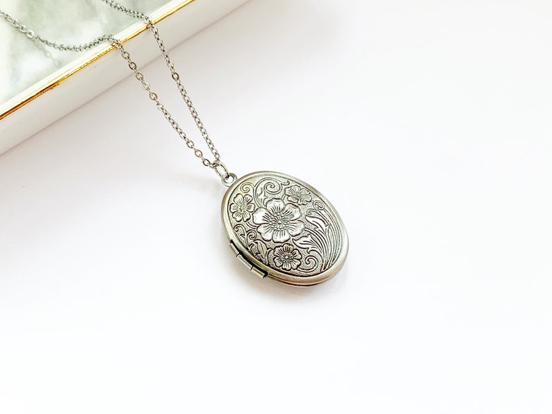 Antique Oval Locket, Silver Oval Locket Embossed Flower Design, Vintage Jewelry Style Locket, Stainless Steel Chain image 7