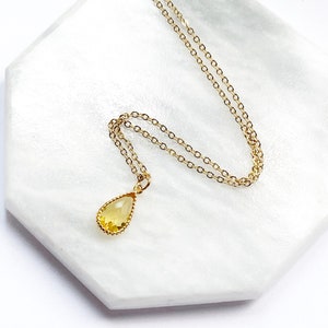Topaz Teardrop Halsketten-Anhänger, November Birthstone Halskette, Einfache Birnen-Anhänger, Citrin farbiger Kristall