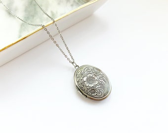 Antique Oval Locket, Silver Oval Locket Embossed Flower Design, Vintage Jewelry Style Locket, Stainless Steel Chain