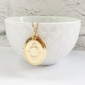 Gold Oval Locket With Ornate Design, Antique Style Locket, Designer Locket, Vintage Style Locket