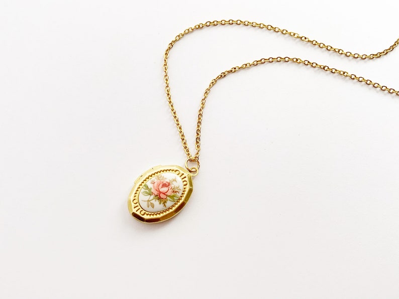 Oval Cameo Locket With Pink Rose, Antique Locket, Locket, Designer Locket, Vintage Gold Locket, Wild Rose Necklace image 3