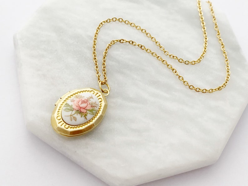 Oval Cameo Locket With Pink Rose, Antique Locket, Locket, Designer Locket, Vintage Gold Locket, Wild Rose Necklace image 2