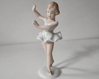 Vintage figurine dancing girl Wallendorf figurine ballerina German porcelain dancer beautiful girl