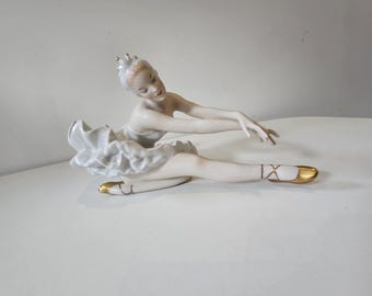 Vintage figurine porcelain big figurine vintage Wallendorf figurine ballerina German porcelain dancer beautiful lady