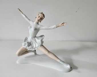 Vintage figurine porcelain Wallendorf figurine ice skater ballerina German porcelain dancer skater beautiful lady 1960s