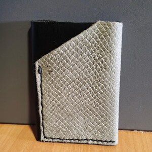 Cartera de cuero hecha a mano