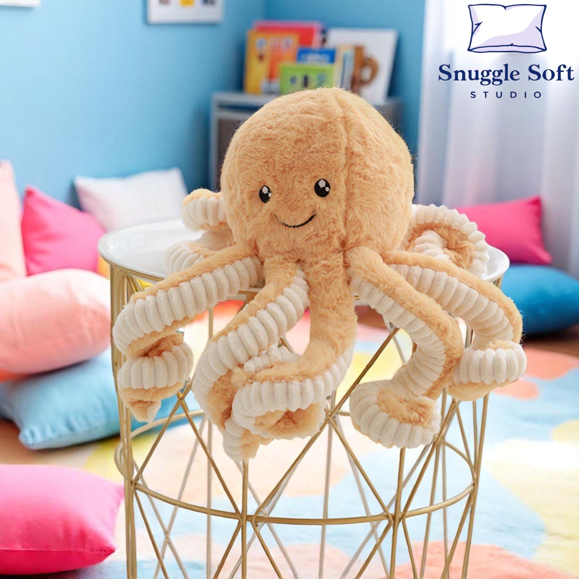 Pulpo de peluche suave hecho a mano en colores diferentes