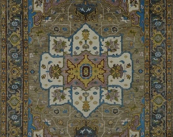 Hand-Knotted Wool Rug: Serapi Persian Medallion Design