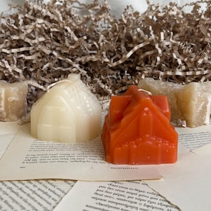 CHRISTMAS HOUSE Candle / Festive Candle Decor Set / Christmas Decoration