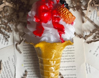 Eistüte Paraffinkerze Beeren (6 x 16 cm)