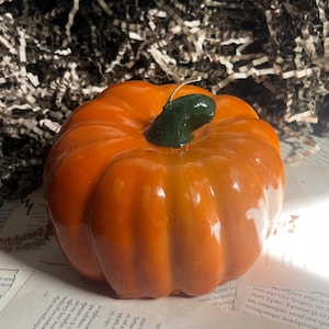 PUMPKIN Candle / Pumpkin Decor / Halloween Candle / Autumn Fall Decor / Thanksgiving Autumn Decorations