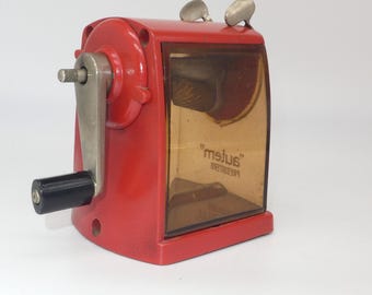 Vintage Presbitero table pencil sharpener, red, crank, retro design, excellent condition, ideal for collectors and office