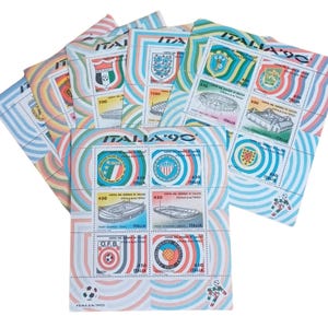 Set van 6 herdenkingsvellen Italia 90 - Wereldkampioenschap voetbal - Stadionzegels en nationale emblemen - Italië 1990