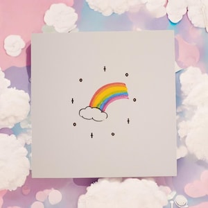 Carte de voeux arc-en-ciel faite main - Motif nuage fantaisiste, intérieur vierge, parfait pour toutes les occasions