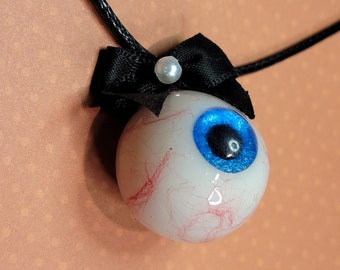 Creepy cute realistic eyeball necklace, Halloween jewelry, oddities jewelry, fake eyeball necklace, fake taxidermy, serial killer trophy