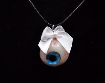 Creepy cute realistic eyeball necklace, Halloween jewelry, oddities jewelry, fake eyeball necklace, fake taxidermy, serial killer trophy