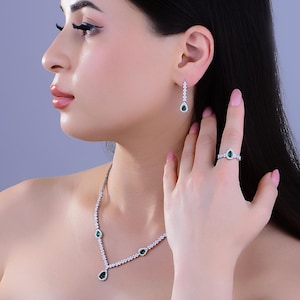 Earring Ring, Emerald Green, Eternal Flow Jewelry Design, Gift Silver Jewelry,Bracelet, Emerald Stone, Necklace, Last-Minute, Jewelry Set