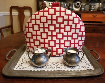 Tea Cozy in Traditional English Style - Red and Cream Geometric Print
