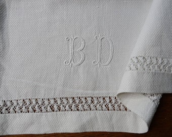 Pair of early 1900s linen damask guest towels