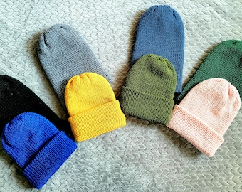Classic Knit Beanie: Unisex Winter Hat with Optional Faux Fur Pom