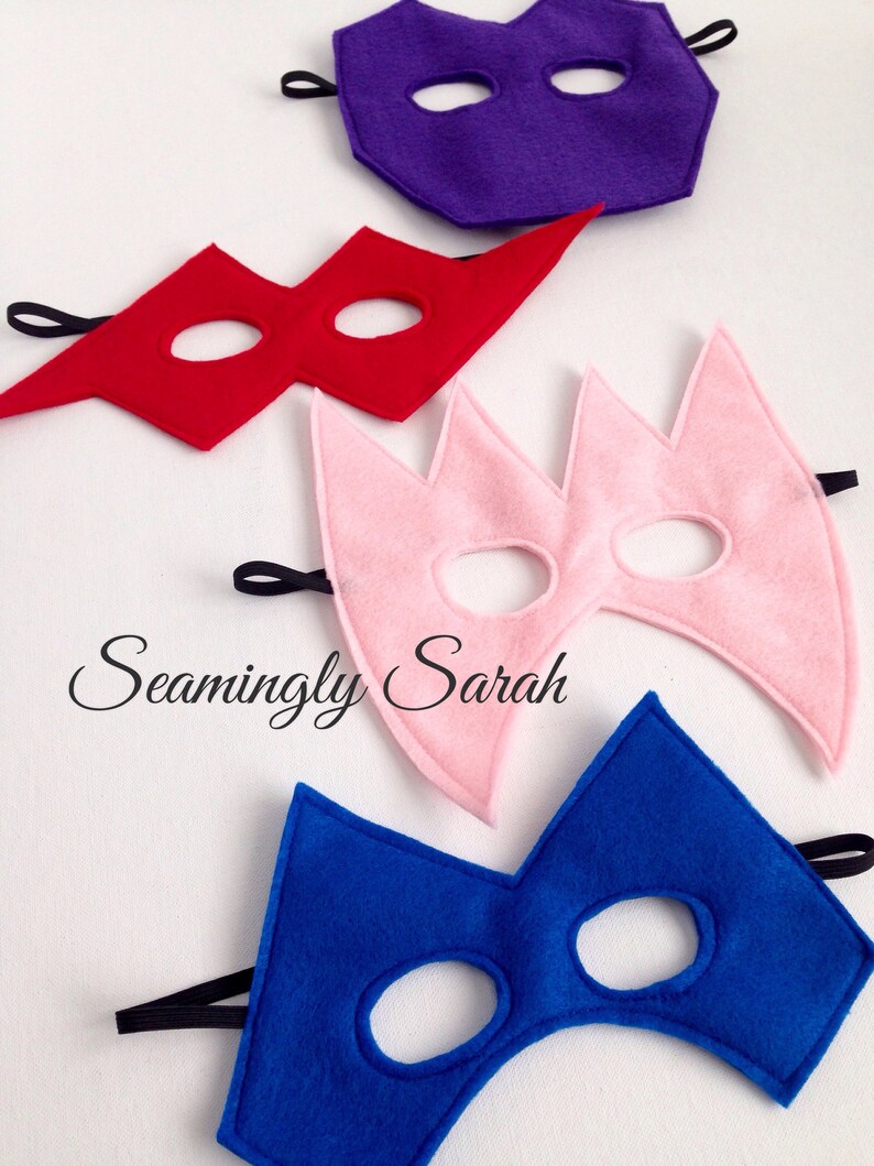 Caped Costumers Child/'s Pink Superhero Mask Ice Tween