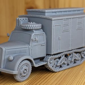 28mm World War 2- Resin Printed Sd.Kfz.3 Maultier Ambulance (Germany, WW2)