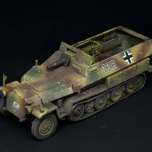 28mm World War 2-Resin Printed Vehicle Half-track Sd.Kfz.251/9 Ausf.C Stummel + Gunman (Germany, WW2)