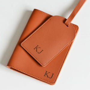 Personalised Travel Gift Set, Engraved Leather Passport Holder & Luggage Tag, Custom Travel Wallet and Bag Tag, Travel Accessory, Brown Set