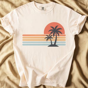 Camiseta retro de isla tropical Comfort Colors®, camiseta vintage de verano con atardecer, conjunto de palmeras coloridas, camiseta playera, regalo para vacaciones de verano